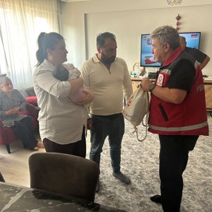 İl Müdürü Harun Tan, Evlenecek Gençlerin Desteklenmesi Projesi Yararlanıcısı Aileyi Ziyaret Etti - fotoğraf 1