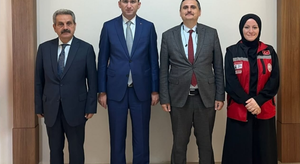 Beşikdüzü Kaymakamı Muammer Sarıdoğan Makamında Ziyaret Edildi.