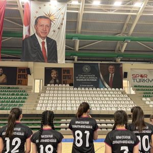  Kız Voleybol Takımımızdan Şampiyona Başarısı - fotoğraf 1