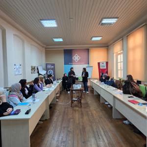 İl Müdürlüğümüz ile Hazar Eğitim Kültür ve Dayanışma Derneği İş Birliğinde Travma Odaklı Süpervizyon Programı Başlatıldı - fotoğraf 3