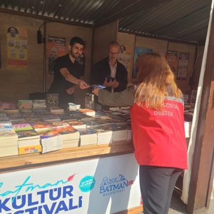 9. Kitap Fuarı’nda “Kadına El Kalkamaz” Farkındalığı - fotoğraf 3