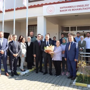 Valimiz Sayın Oktay Çağatay, Safranbolu Engelsiz Yaşam Bakım ve Rehabilitasyon Merkezini Ziyaret Etti - fotoğraf 5