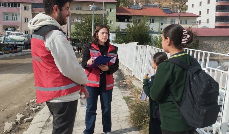 ÇOCUKLARIMIZ İÇİN SAHADAYIZ