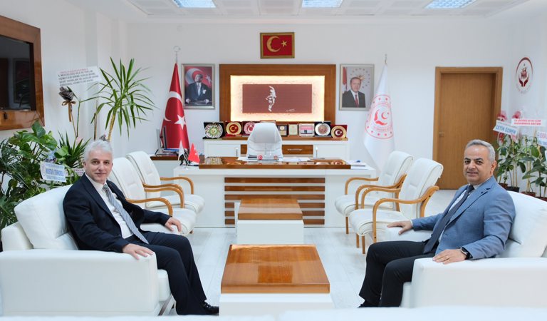 Malatya Ticaret İl Müdürü Sayın Gazi DİNÇASLAN İl Müdürümüz Sayın Ömer Faruk ERGÜN'ü ziyaret etti.