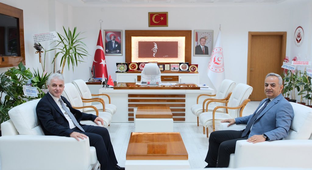 Malatya Ticaret İl Müdürü Sayın Gazi DİNÇASLAN İl Müdürümüz Sayın Ömer Faruk ERGÜN'ü ziyaret etti.