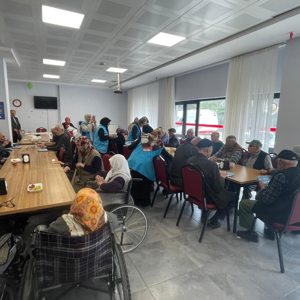 Gönül Projesi Kapsamında Gördes Huzurevi Sakinleri Ziyaret Edildi - fotoğraf 2