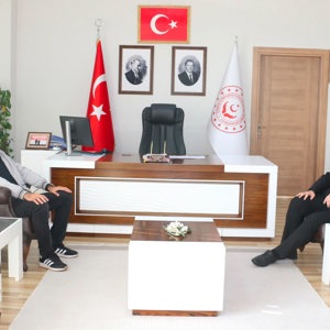 Erzincan AFAD İl Müdürü Sayın Enver ÖZCAN İl Müdürümüz Sayın Serdar DEMİRCİ’yi Ziyaret Etti - fotoğraf 1