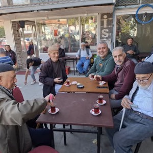Soma SOSEV Huzurevi Sakinleriyle Cami ve Köy Kahvesi Ziyareti Gerçekleştirildi - fotoğraf 1