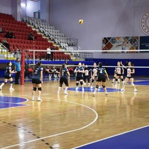 Kız Voleybol Takımımızdan Şampiyonada Net Galibiyet - fotoğraf 7
