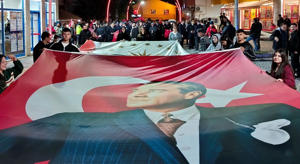 Cumhuriyetimizin 103. Yılı Fener Alayı Coşkusuyla Kutlandı