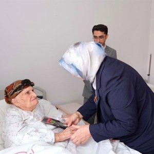 Dr. Selma Ünlüer Hanımefendiden Huzurevi Sakinlerine Anlamlı Ziyaret - fotoğraf 2