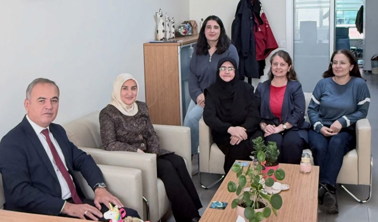 İl Müdürümüz Mustafa ÇAKIR Müdürlüğümüze bağlı Şiddet Önleme ve İzleme Merkezi Müdürlüğümüzü ziyaret etti.