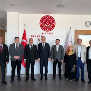 Milletvekilimiz Sayın Ertuğrul Kocacık ve AK Parti Adapazarı İlçe Teşkilatından İl Müdürümüz Sayın Cemal Keskin’e yeni görevi dolayısıyla hayırlı olsun ziyaretinde bulundu. - fotoğraf 2