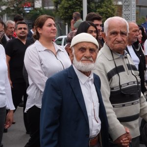 Kahramanmaraş’ta 1 Ekim Dünya Yaşlılar Günü Farkındalık Yürüyüşü Gerçekleştirildi - fotoğraf 3