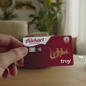 “Ailekart” aracılığıyla hak sahiplerine 56 milyar lirayı aşkın kaynak aktarıldı - fotoğraf 1