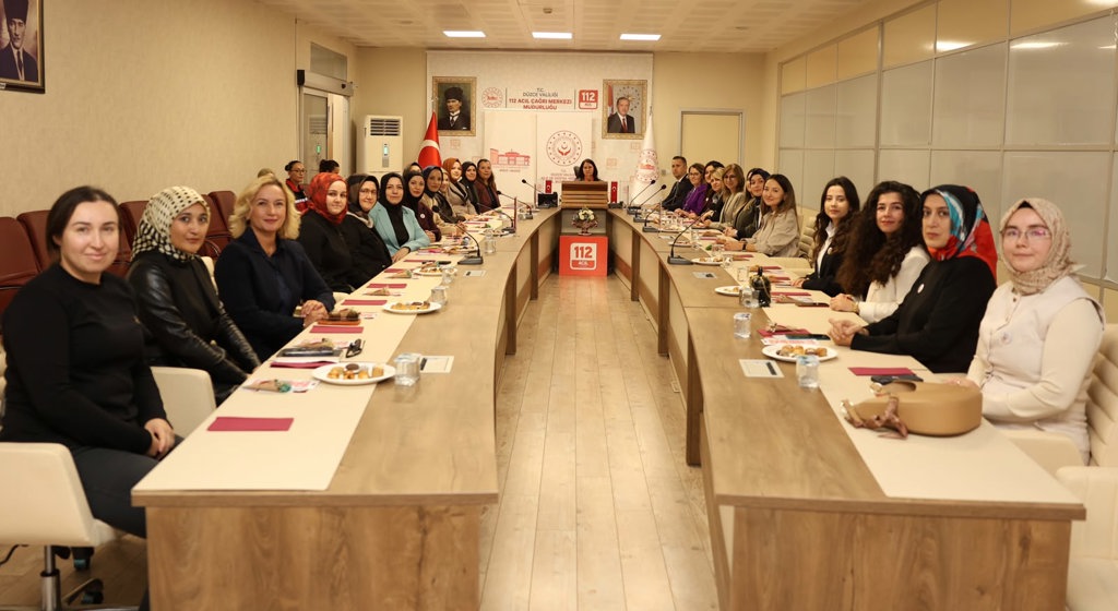 Düzce’de Koruyucu Aile Hizmeti Değerlendirme Toplantısı ve Çocuk-Aile Buluşmaları Programı Gerçekleştirildi.