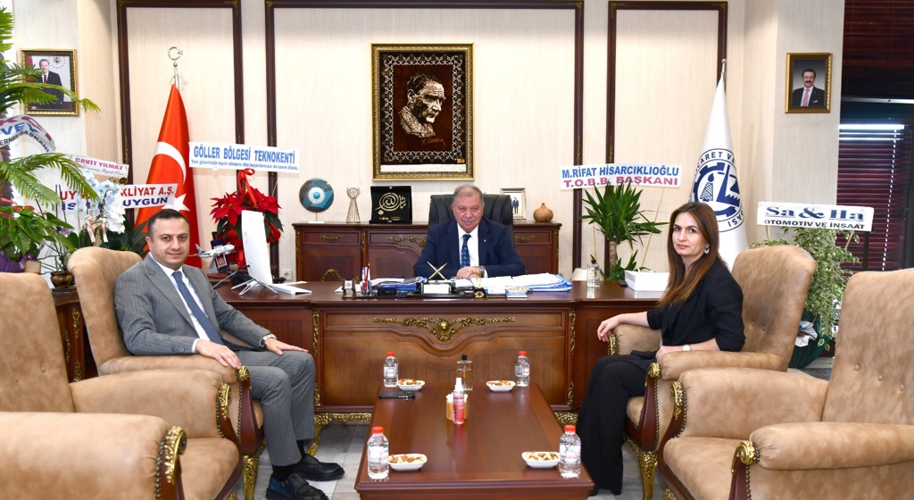 İl Müdürümüz Sayın Selim KÖSE ve İl Müdür Yardımcımız Kamile ŞAHİN, Isparta Ticaret ve Sanayi Odası yeni dönem Yönetim Kurulu Başkanlığına seçilen Sayın Metin ÇELİK’e hayırlı olsun ziyaretinde bulundu.