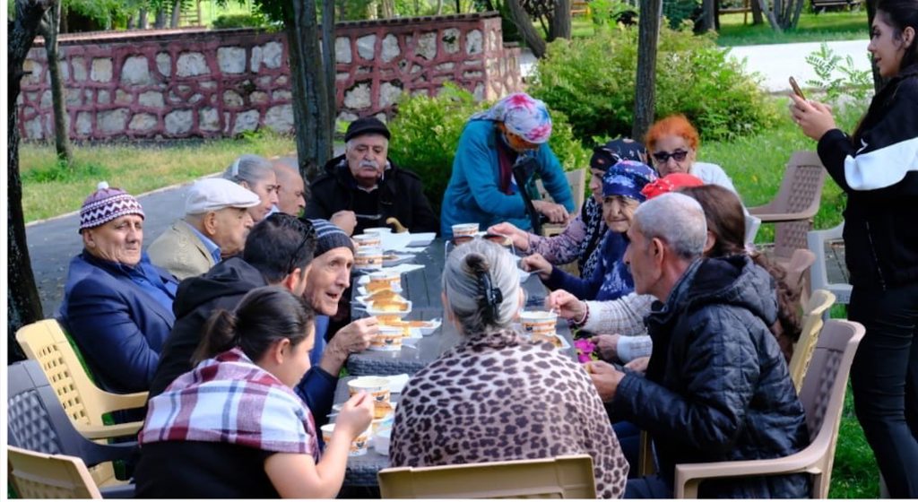 Parklarda Buluşan Anılar, Nefes ve Dilekler