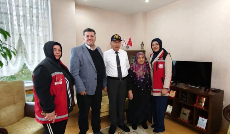 Şehit Ailelerimiz ve Gazilerimiz Başımızın Tacıdır