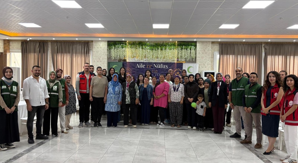 DESTEK BİZDEN, İLK ADIM SENDEN  Sosyal Hizmet Merkezimizden hizmet alan kadınlara yönelik, Yeşilay Kadirli İlçe Temsilciliği iş birliğinde Bağımlılıkla Mücadele Farkındalık ve Güçlendirme çalışması gerçekleştirilmiştir.