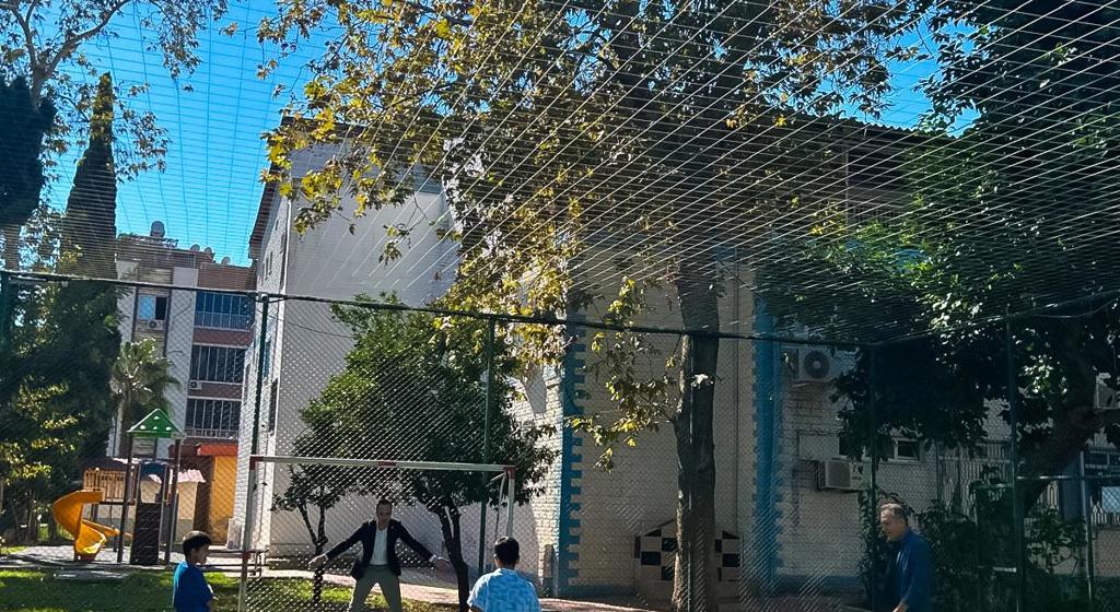 İl Müdür Yardımcımız Ömer Erkol, Mersin Çocuk Evleri Sitesi Müdürlüğümüzü ziyaret ederek çocuklarımızla bir araya geldi. Çocuklarımızla sohbet ederek oyunlarına eşlik etti, duygu ve düşüncelerini dinleyerek onlarla keyifli vakit geçirdi.  Çünkü çocuklarımızın her sözü, her duygusu, her gülümsemesi bizim için kıymetli.