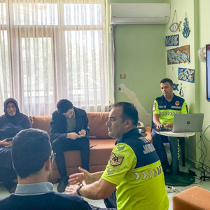 Akmeşe Bakım, Rehabilitasyon ve Aile Danışma Merkezi Müdürlüğümüzde Trafik Güvenliği Eğitimi Gerçekleştirildi - fotoğraf 4