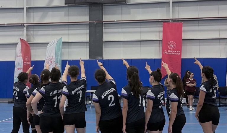 Bizim Çocuklar 8. Türkiye Voleybol Şampiyonası Burdur Grup Müsabakaları Burdur Merkez Kapalı Spor Salonu’nda gerçekleştirildi.