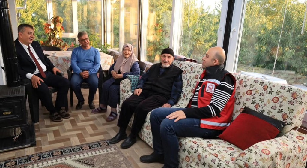 Evliliklerinde 63 yılı geride bırakan değerli Bulut ailesine, Kahve Bahane Projesi kapsamında konuk olduk.