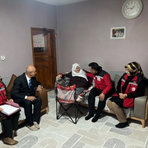 Oltu İlçesinde Şehit Hurşit Yeşilyurt’un Ailesine Vefa Ziyareti - fotoğraf 1
