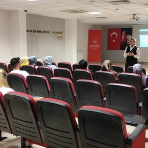 Onikişubat Sosyal Hizmet Merkezi Müdürlüğümüzden Bakım Personeline “Kriz, Öfke ve Stres Yönetimi” Eğitimi - fotoğraf 1